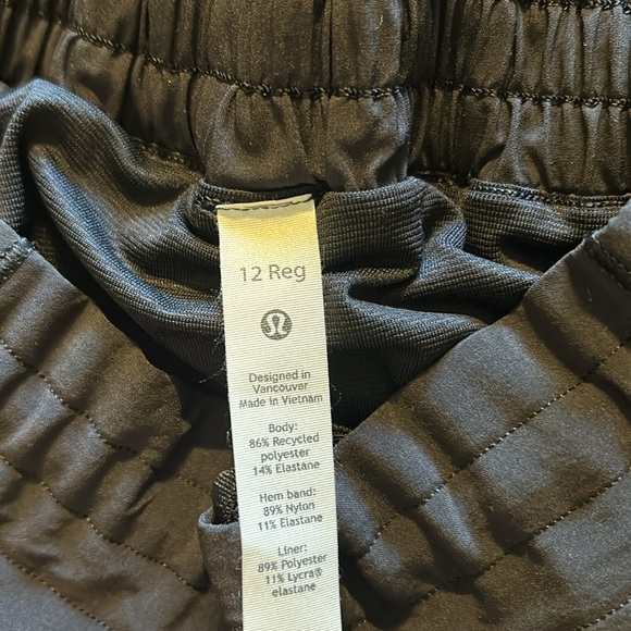 Women’s Lulu lemon shorts, new without tags - Picture 2 of 3